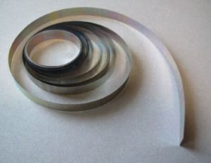 40ミクロンのステンレス箔に特殊素子を含浸・コーティングしたヒーター用新素材です。(特許出願中)